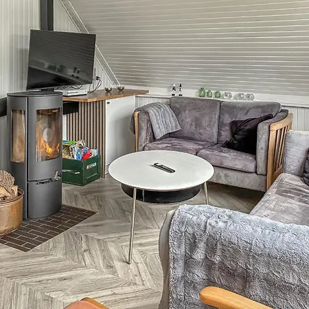 Дом отдыха 2 Bedroom Beautiful In *
