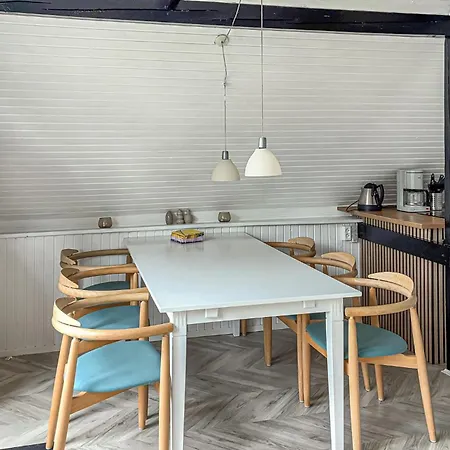 2 Bedroom Beautiful In * Hemmet